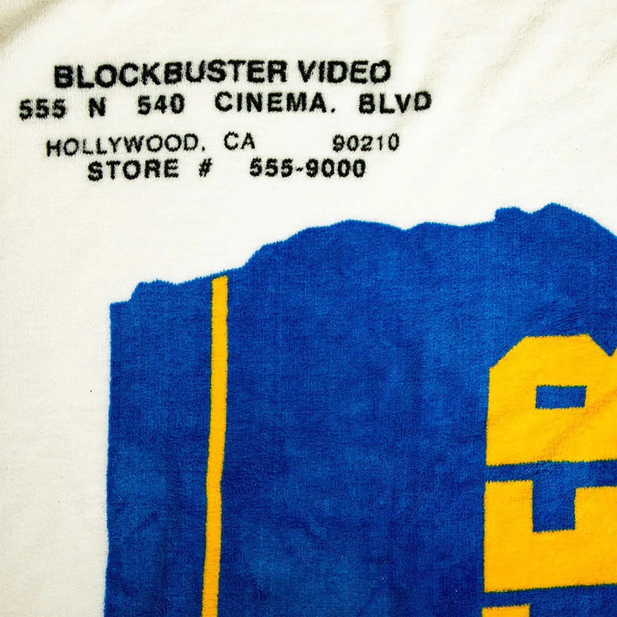 Blockbuster - VHS Case Plush Throw Blanket (Polyester, 48"x60") - Bioworld - Image 2