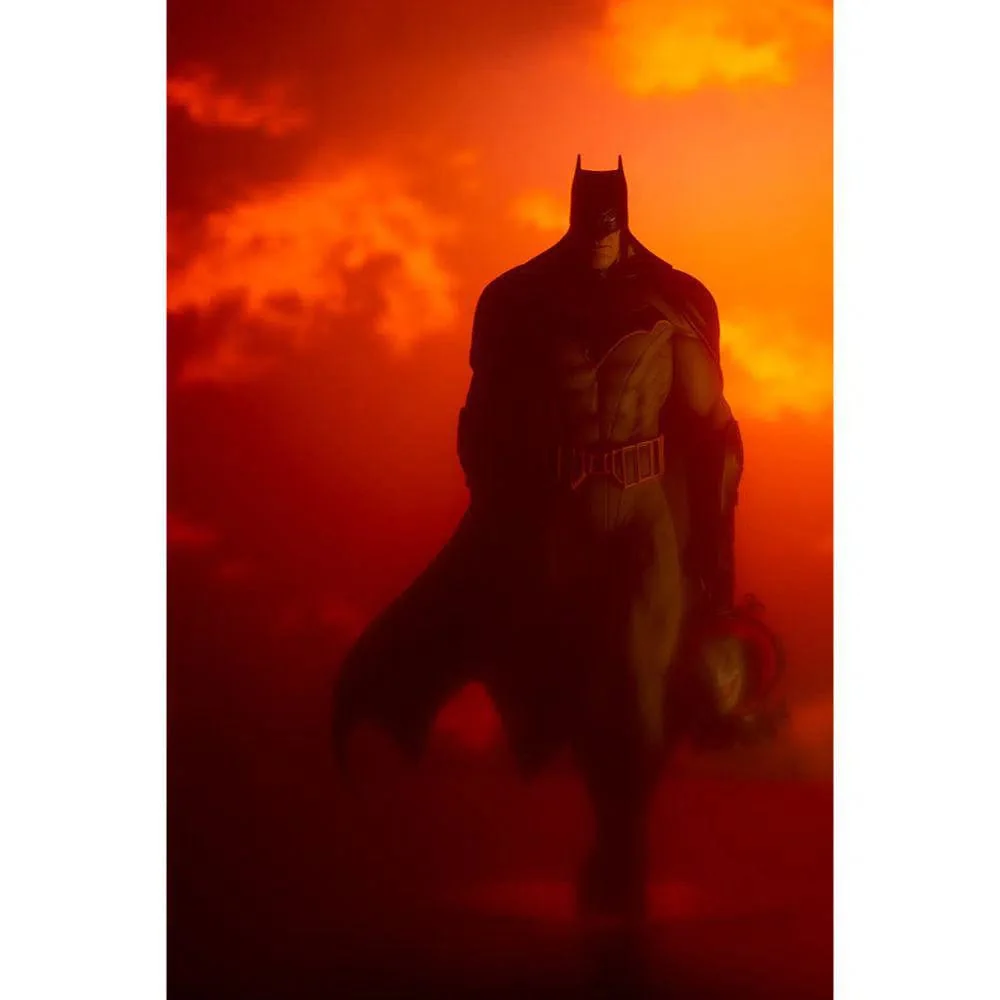 DC Comics [Batman: Last Knight on Earth] - Batman Statue Figure (11.8") - Kotobukiya - ArtFX Series - Image 10