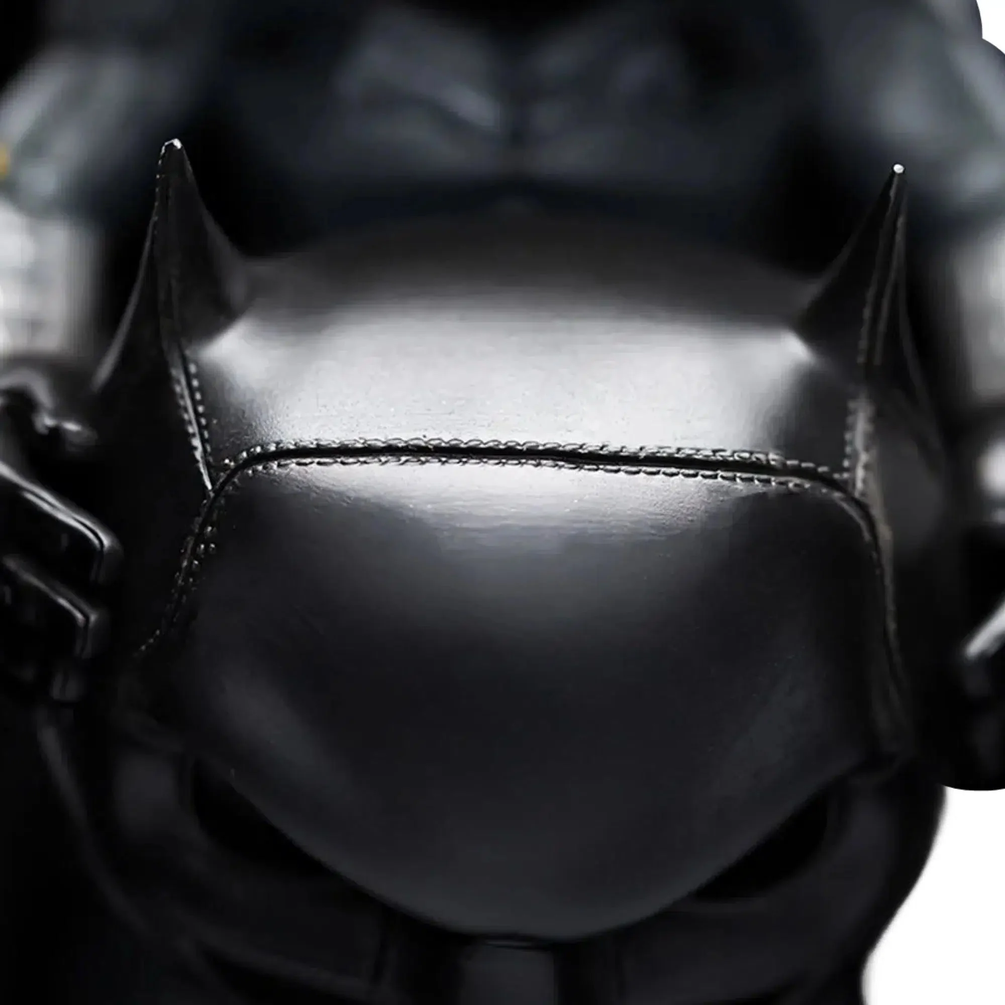 DC Comics: The Batman [Movie] - Batman Unmasked Figure - Iron Studios - MiniCo Series - Image 6