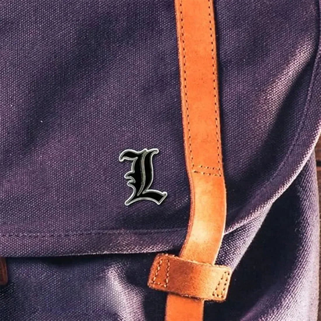 Death Note - "L" Symbol Pin Badge (1.25", Metal) - ABYstyle - Image 5