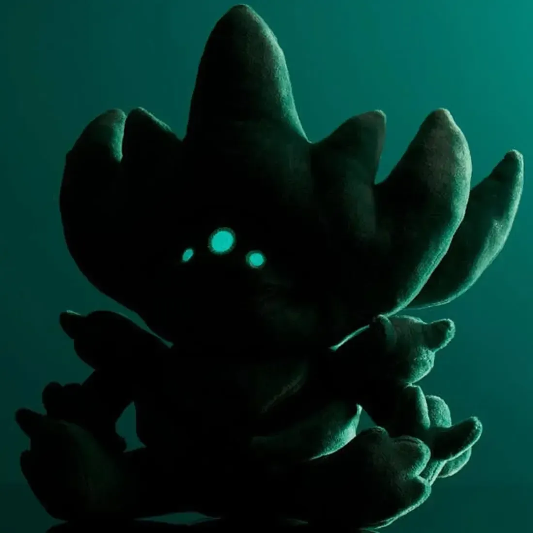 Destiny - Crota, Son of Oryx Plush (10.5") - Numskull - Image 4
