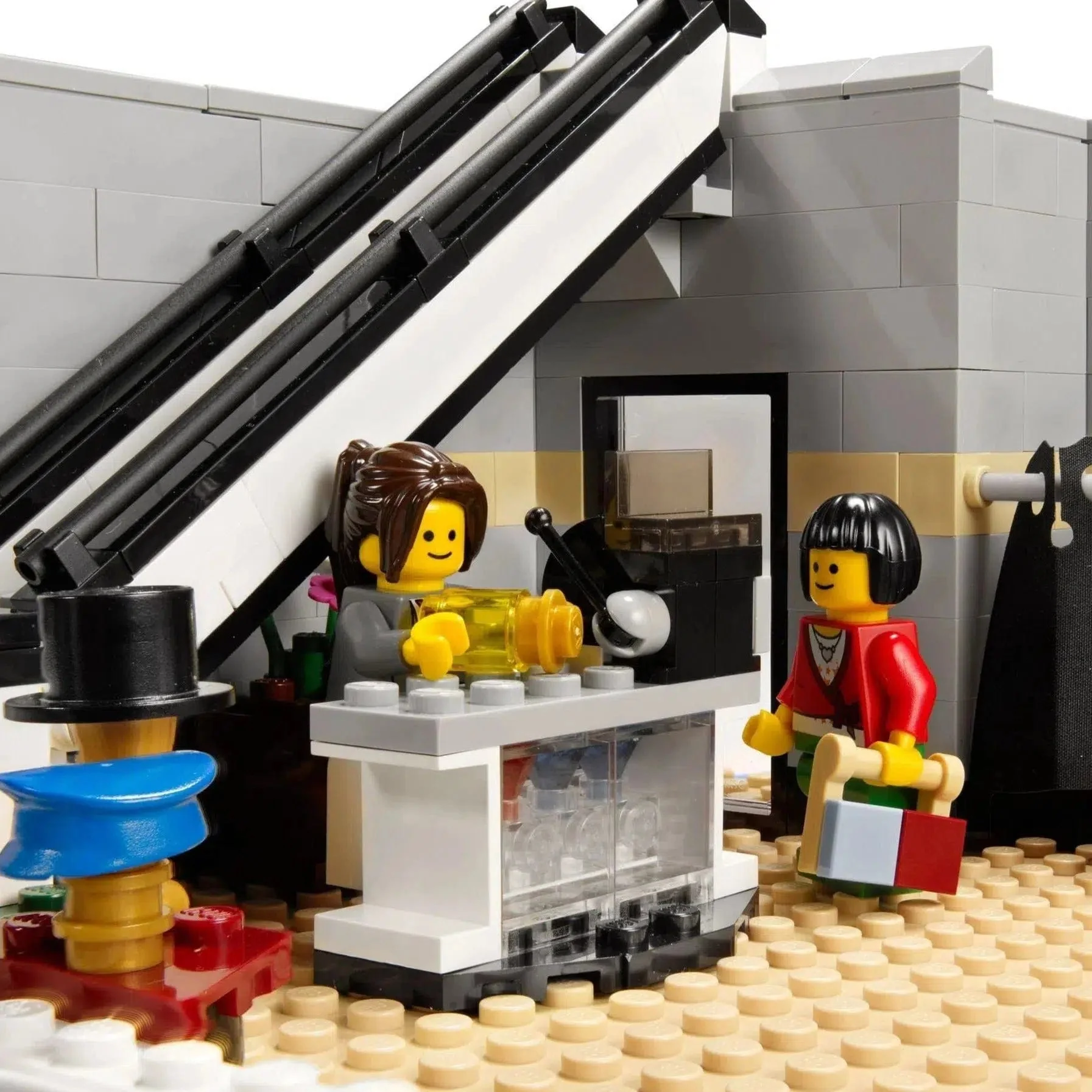 LEGO [Advanced models] - Grand Emporium Building Set - Modular Buildings Collection Series (10211) - Image 5