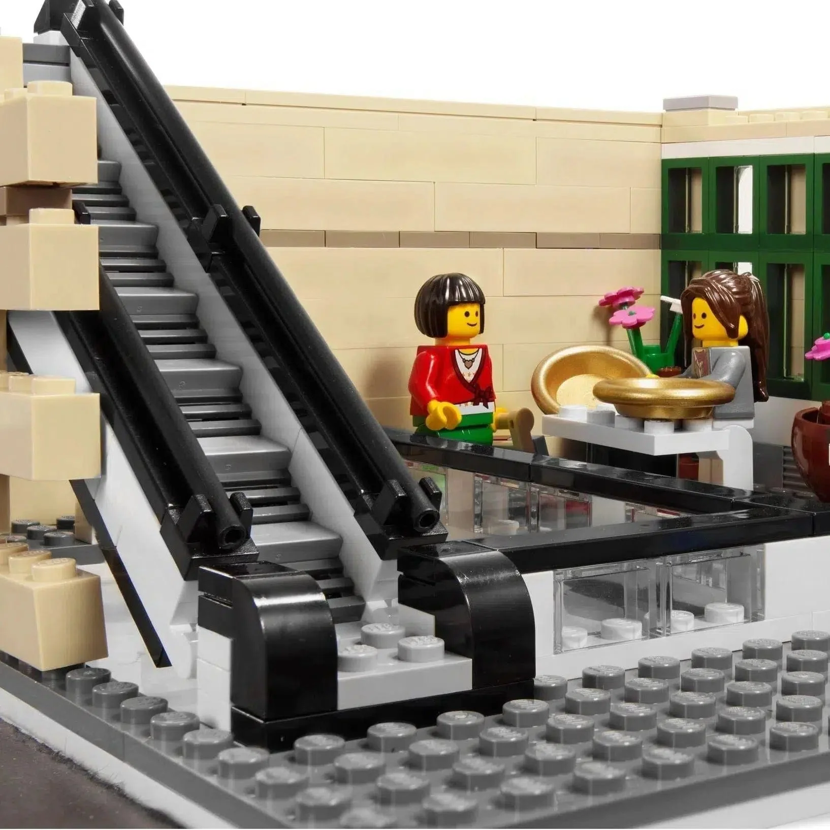LEGO [Advanced models] - Grand Emporium Building Set - Modular Buildings Collection Series (10211) - Image 6