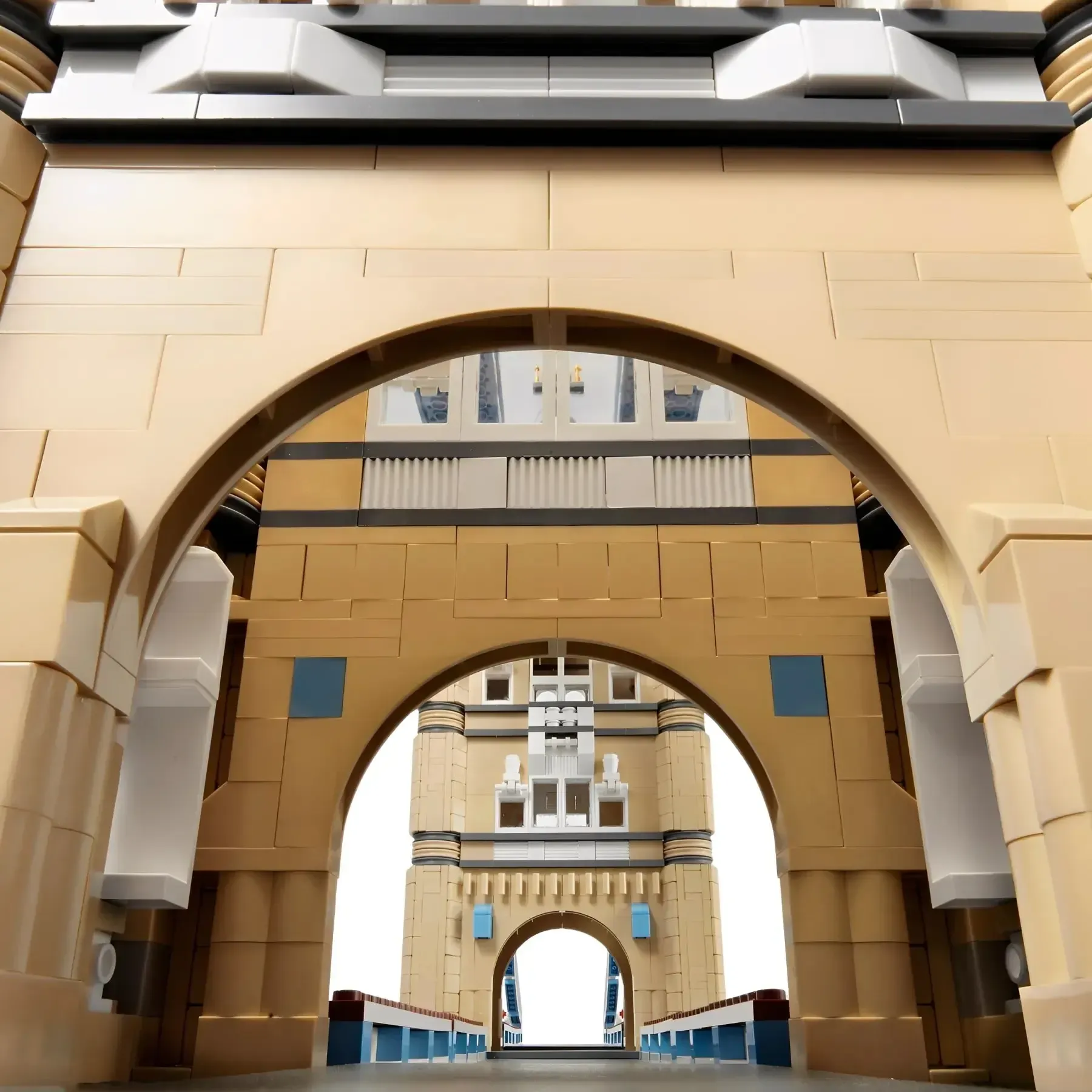 LEGO [Advanced models] - Tower Bridge Building Set - Landmarks Series (10214) - Image 8
