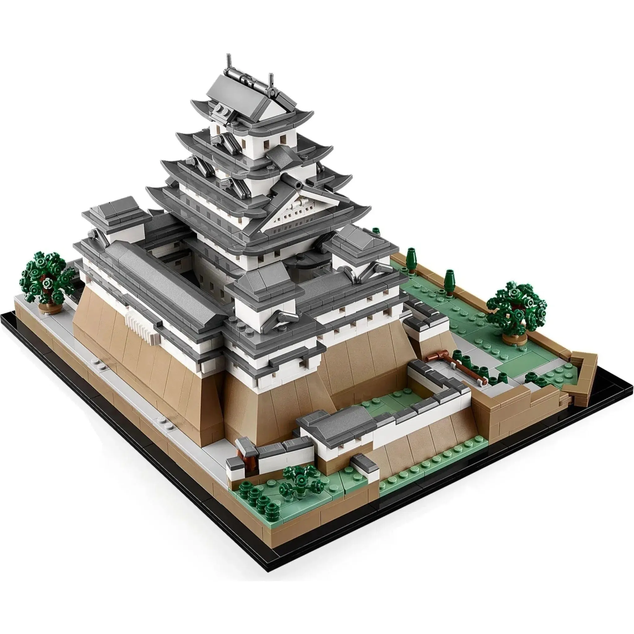LEGO [Architecture] - Himeji Castle Building Set - Landmark Series (21060) - Image 3