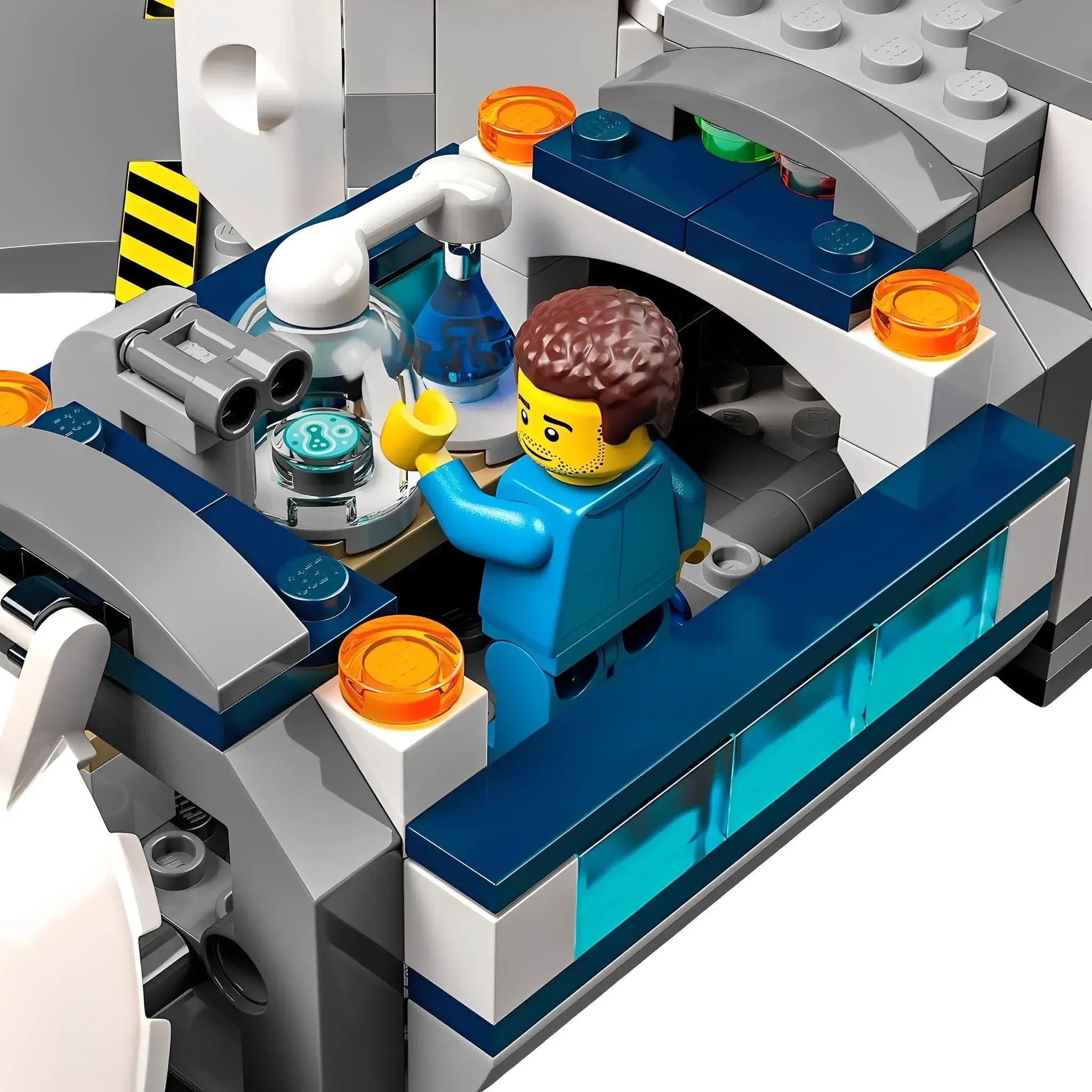 LEGO [City] - Lunar Research Base Building Set - Space Series (60350) - Image 9