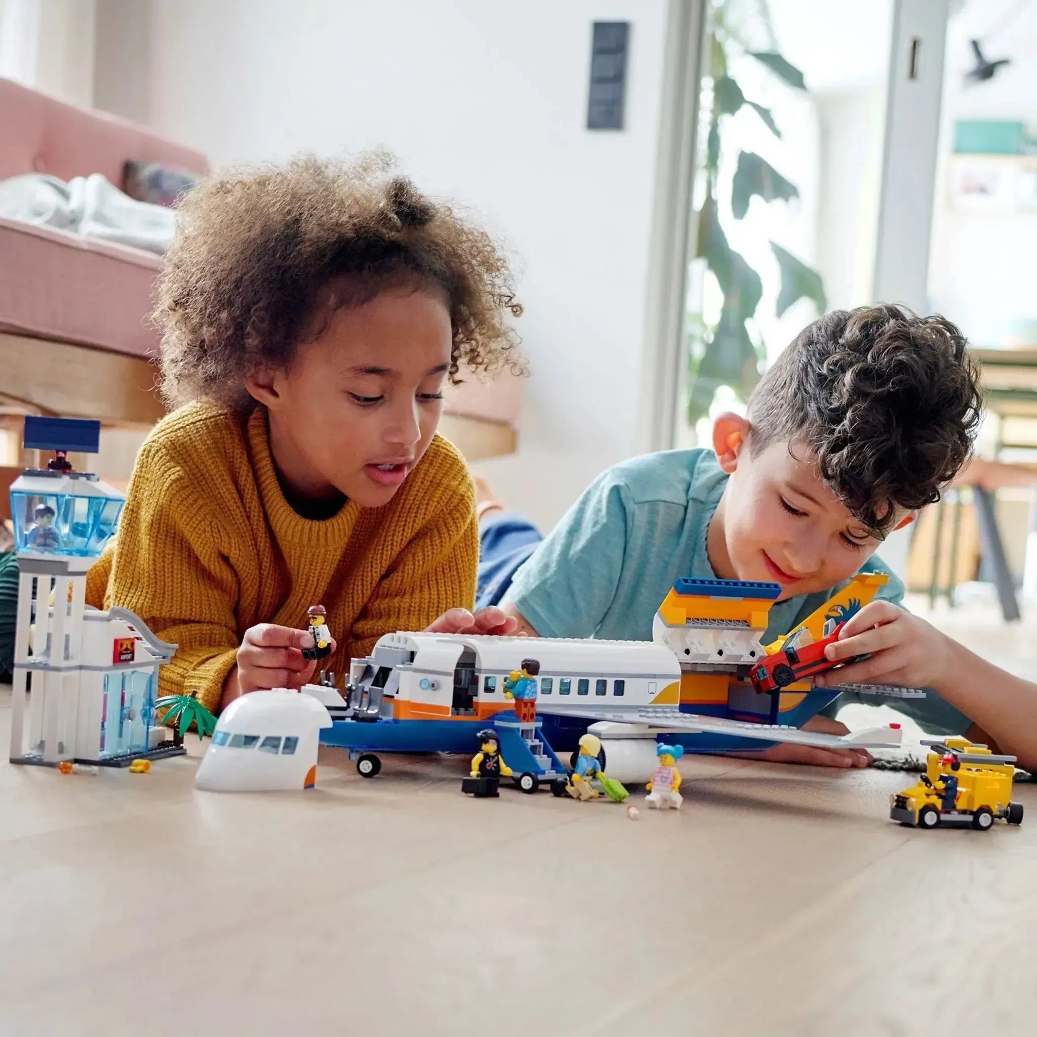 LEGO [City] - Passenger Airplane Building Set - Airport Series (60262) - Image 13