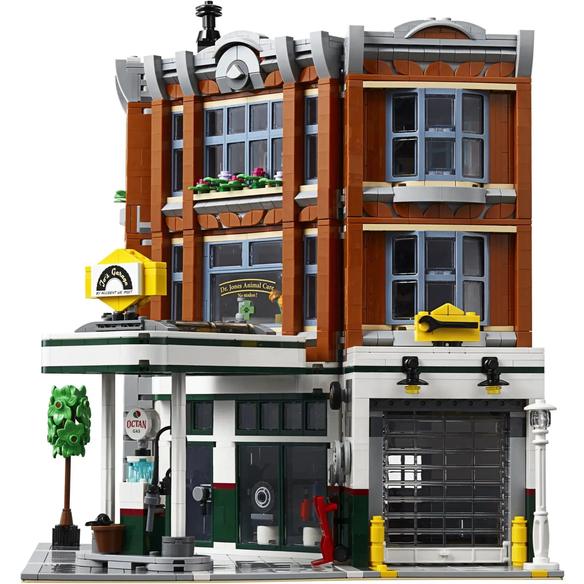 LEGO [Creator Expert] - Corner Garage Building Set - Modular Buildings Collection Series (10264) - Image 3