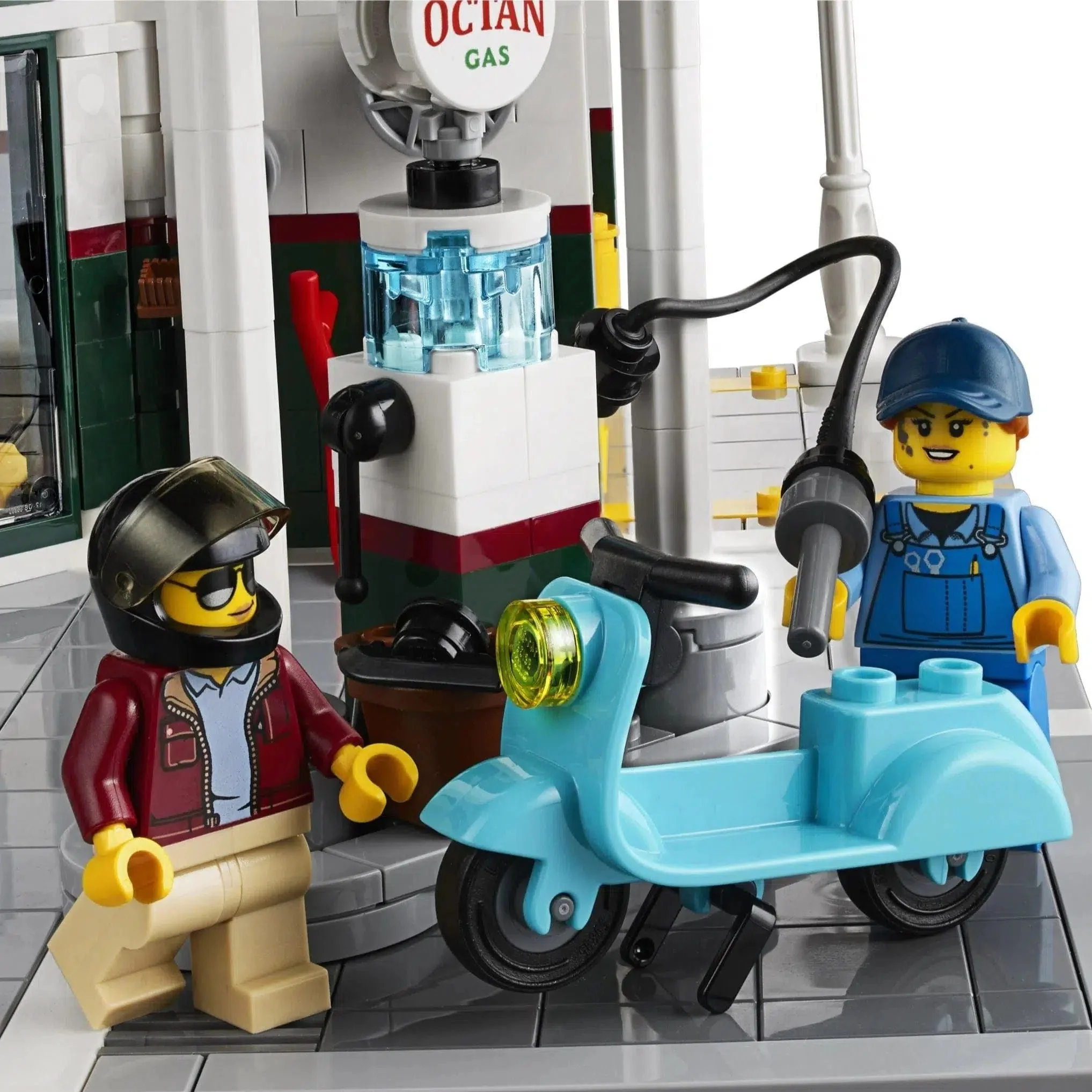 LEGO [Creator Expert] - Corner Garage Building Set - Modular Buildings Collection Series (10264) - Image 7