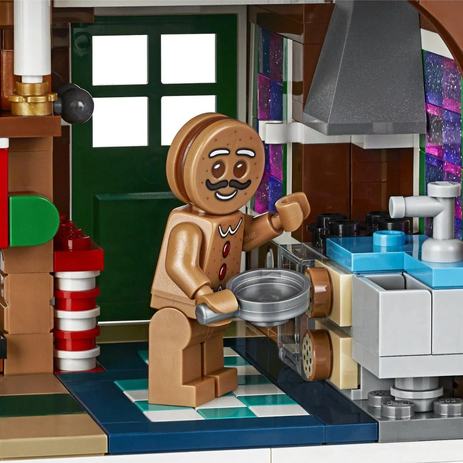 LEGO [Creator Expert] - Gingerbread House Building Set - Winter Village Collection Series (10267) - Image 6