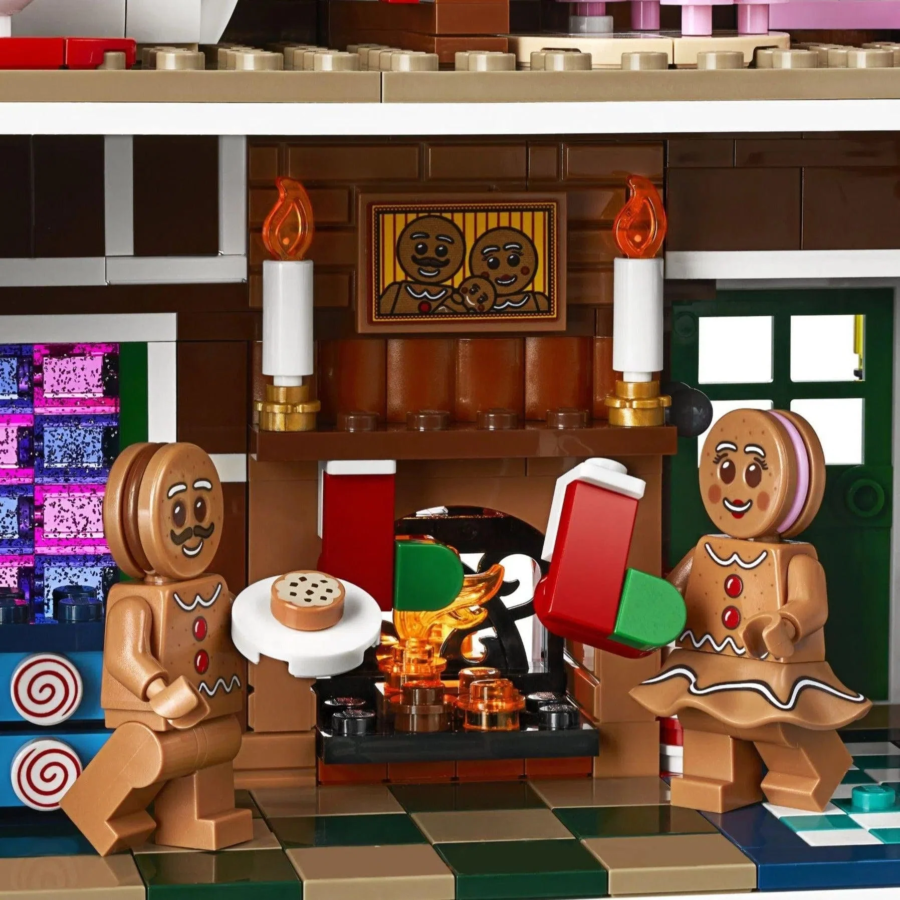 LEGO [Creator Expert] - Gingerbread House Building Set - Winter Village Collection Series (10267) - Image 9