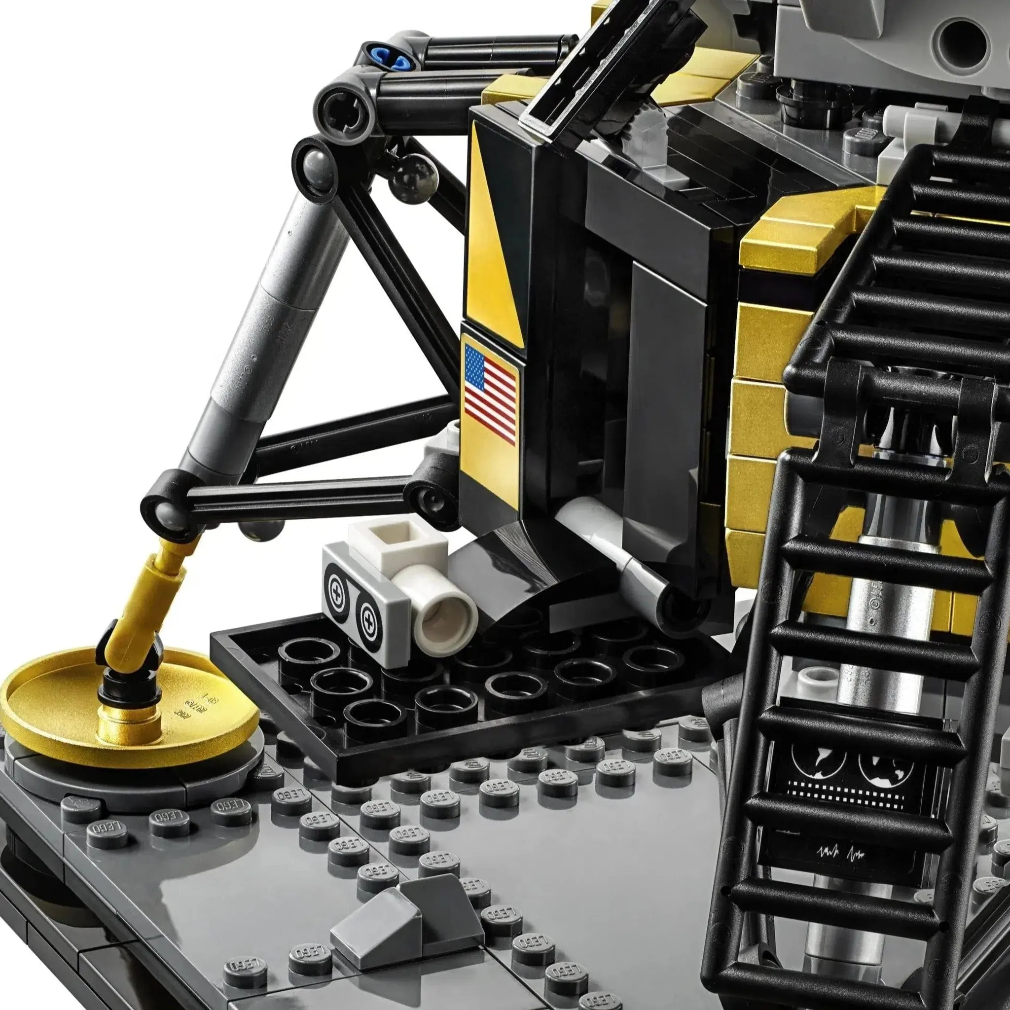 LEGO [Creator Expert] - NASA Apollo 11 Lunar Lander Building Set - Space Series (10266) - Image 9