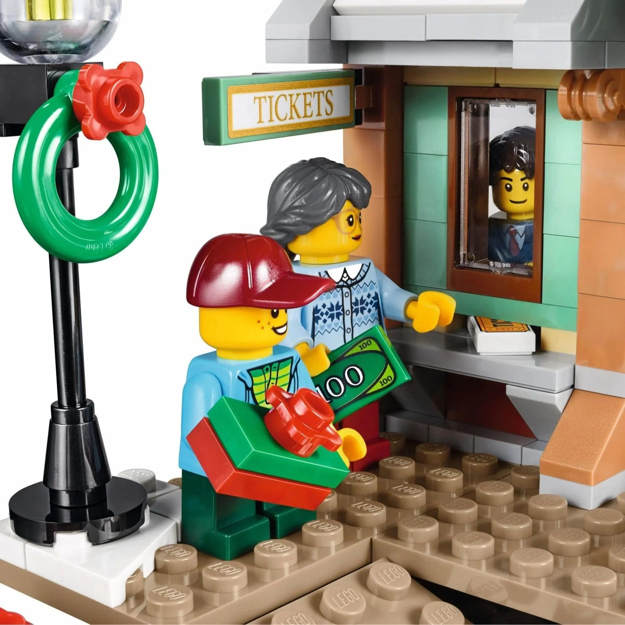 LEGO [Creator Expert] - Winter Village Station Building Set - Winter Village Collection Series (10259) - Image 5