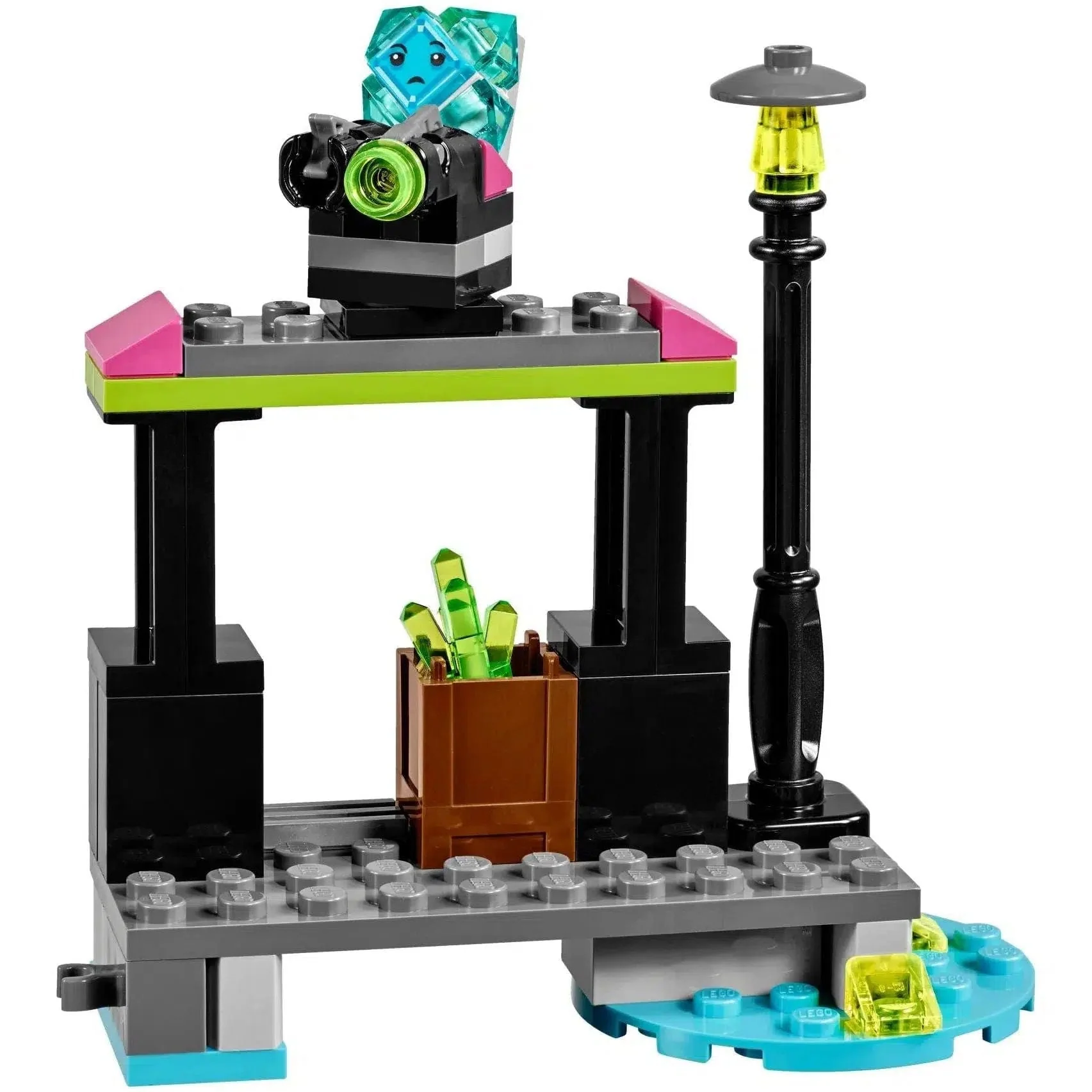 LEGO [DC Comics Super Heroes] - Lena Luthor Kryptomite Factory Building Set - Series (41238) - Image 5