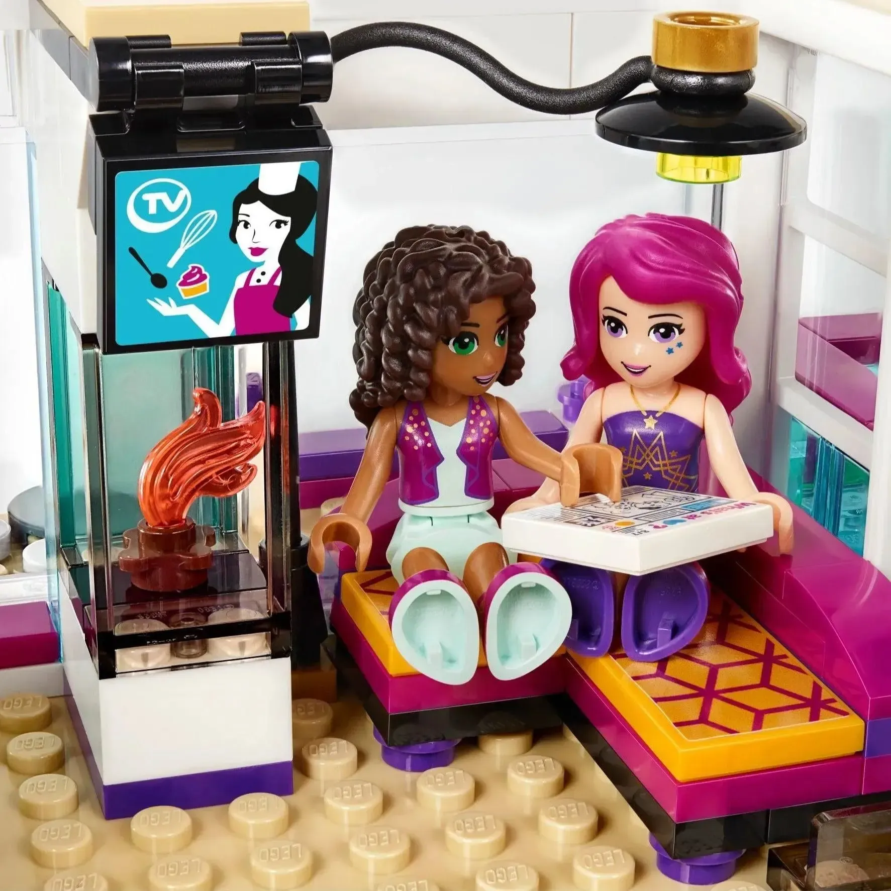 LEGO [Friends] - Livi's Pop Star House Building Set - Pop Star Series (41135) - Image 10