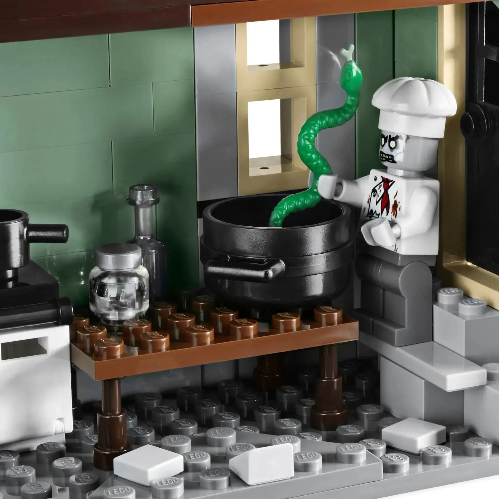 LEGO [Monster Fighters] - Haunted House Building Set - (10228) - Image 15