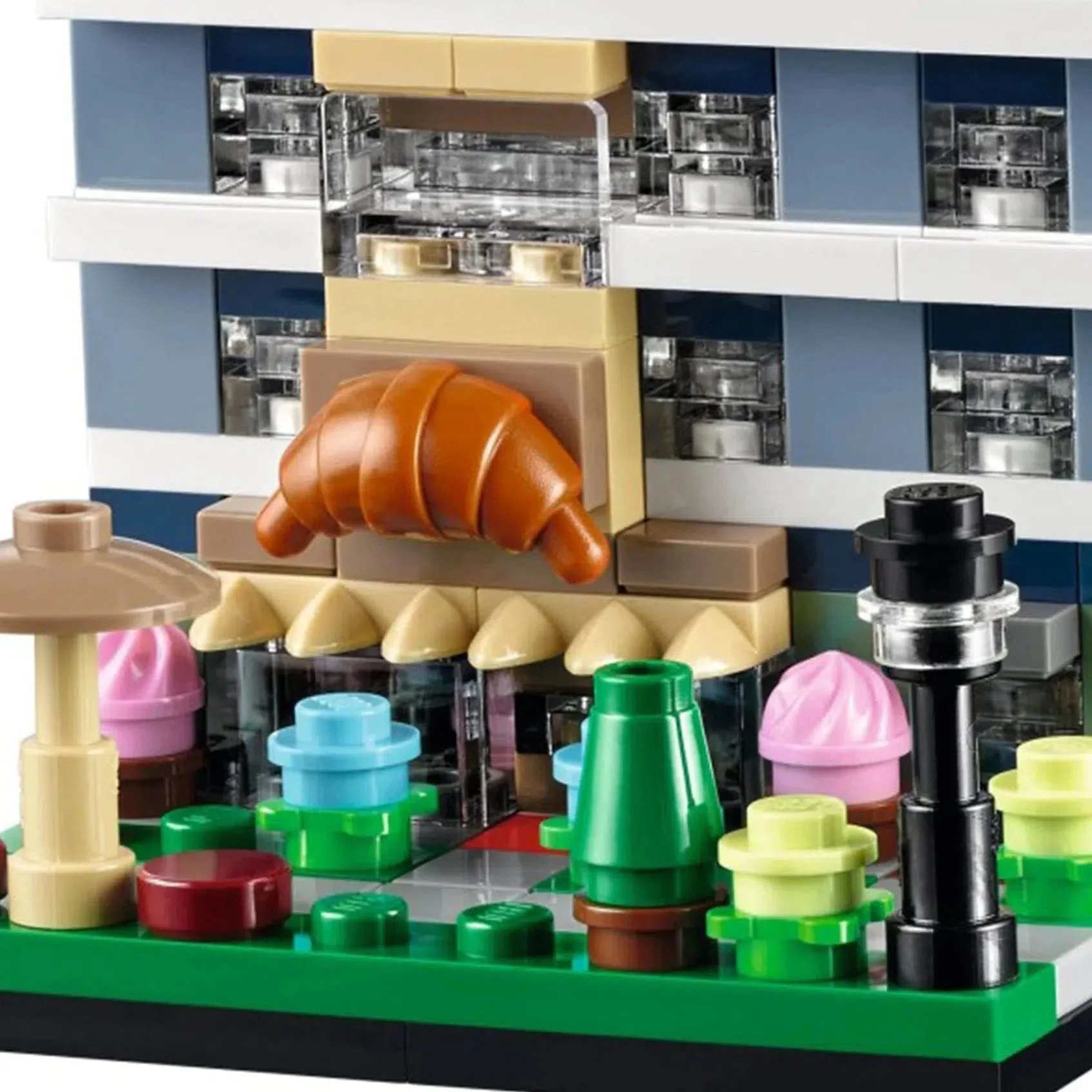 LEGO [Promotional] - Bricktober Bakery Building Set - Toys R Us Series (40143) - Image 4