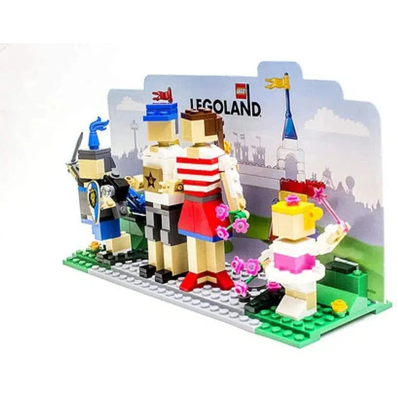 LEGO [Promotional] - LEGOLAND Entrance with Family Building Set - LEGOLAND Series (40115) - Image 2