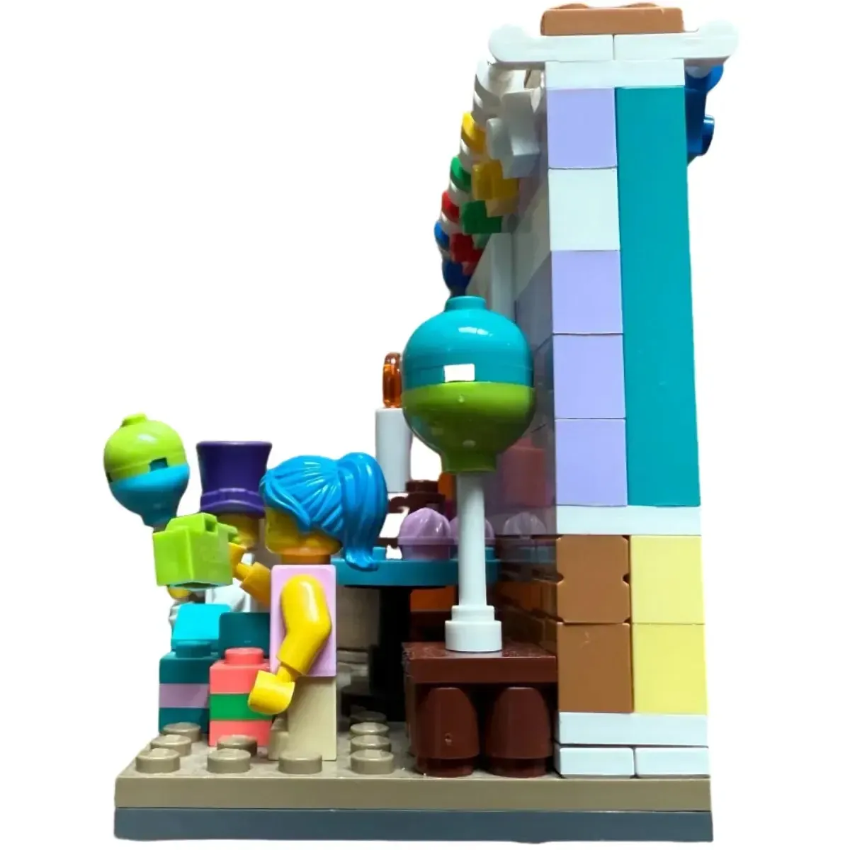 LEGO [Seasonal] - Birthday Diorama Building Set - Birthday Series (40584) - Image 4