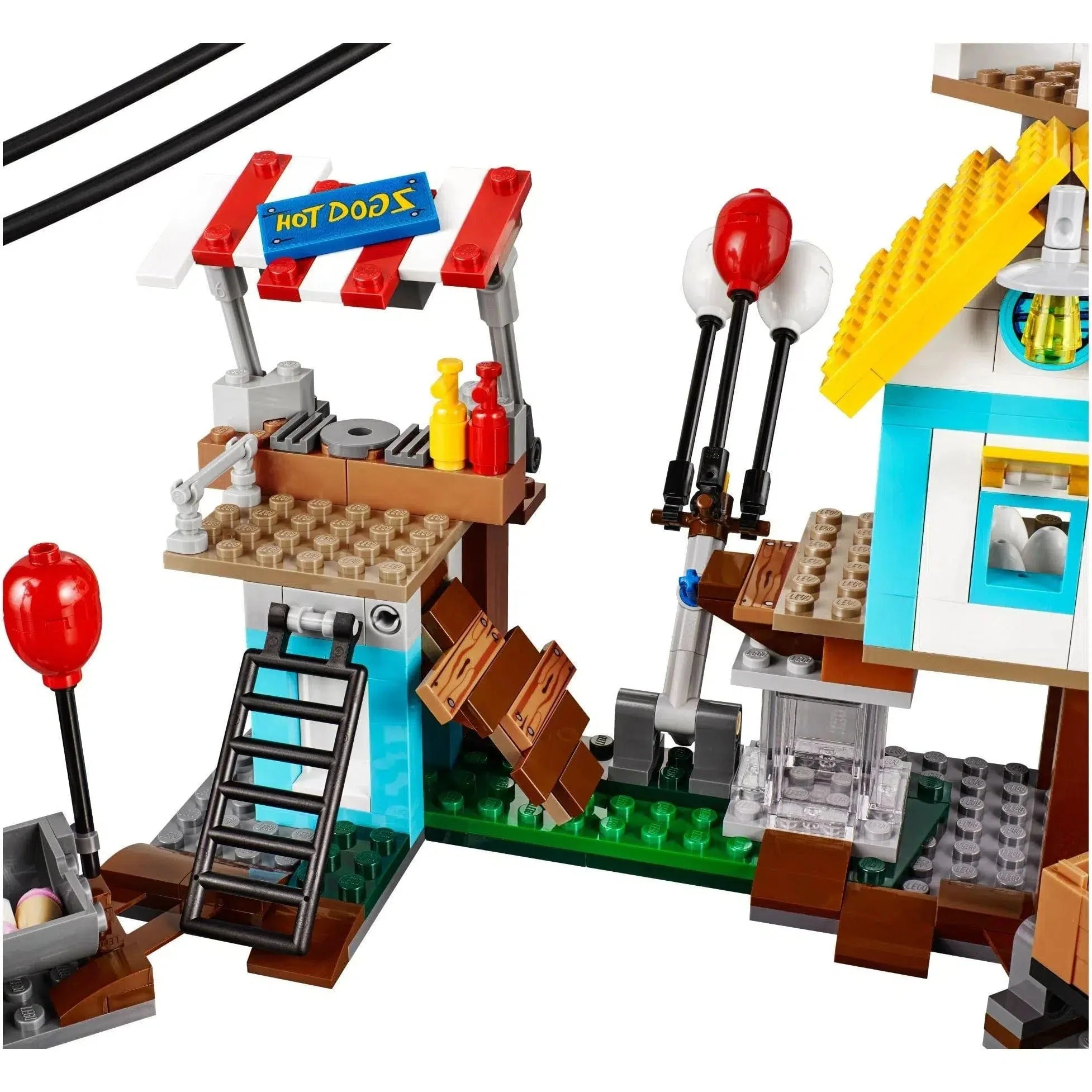 LEGO [The Angry Birds Movie] - Pig City Teardown (75824) - Image 4