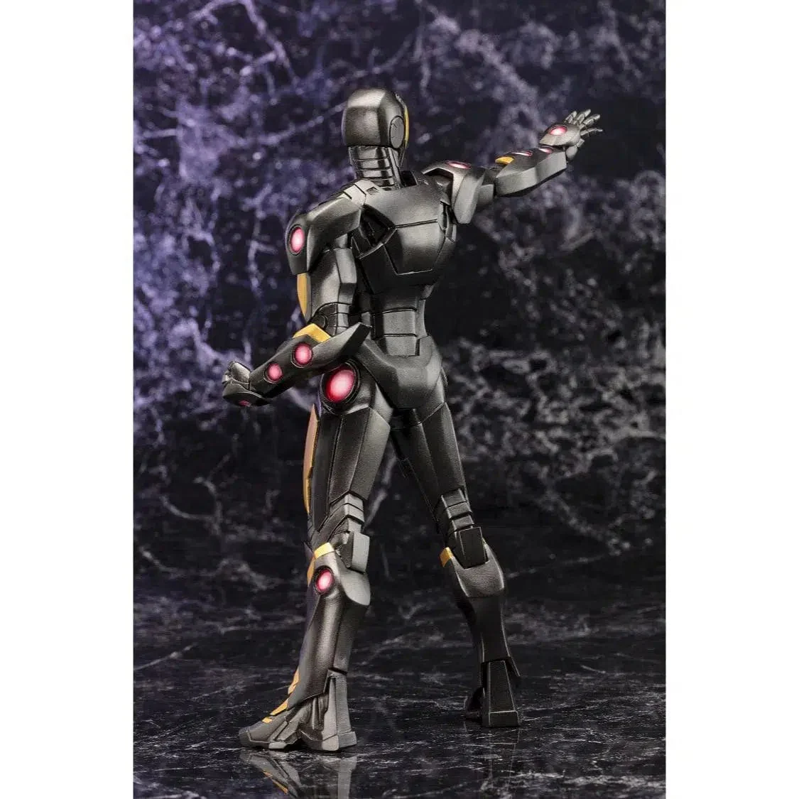 Marvel Now! - Iron Man: Model 42 Figure (Black and Gold Version) - Kotobukiya - ArtFX+ - Image 2