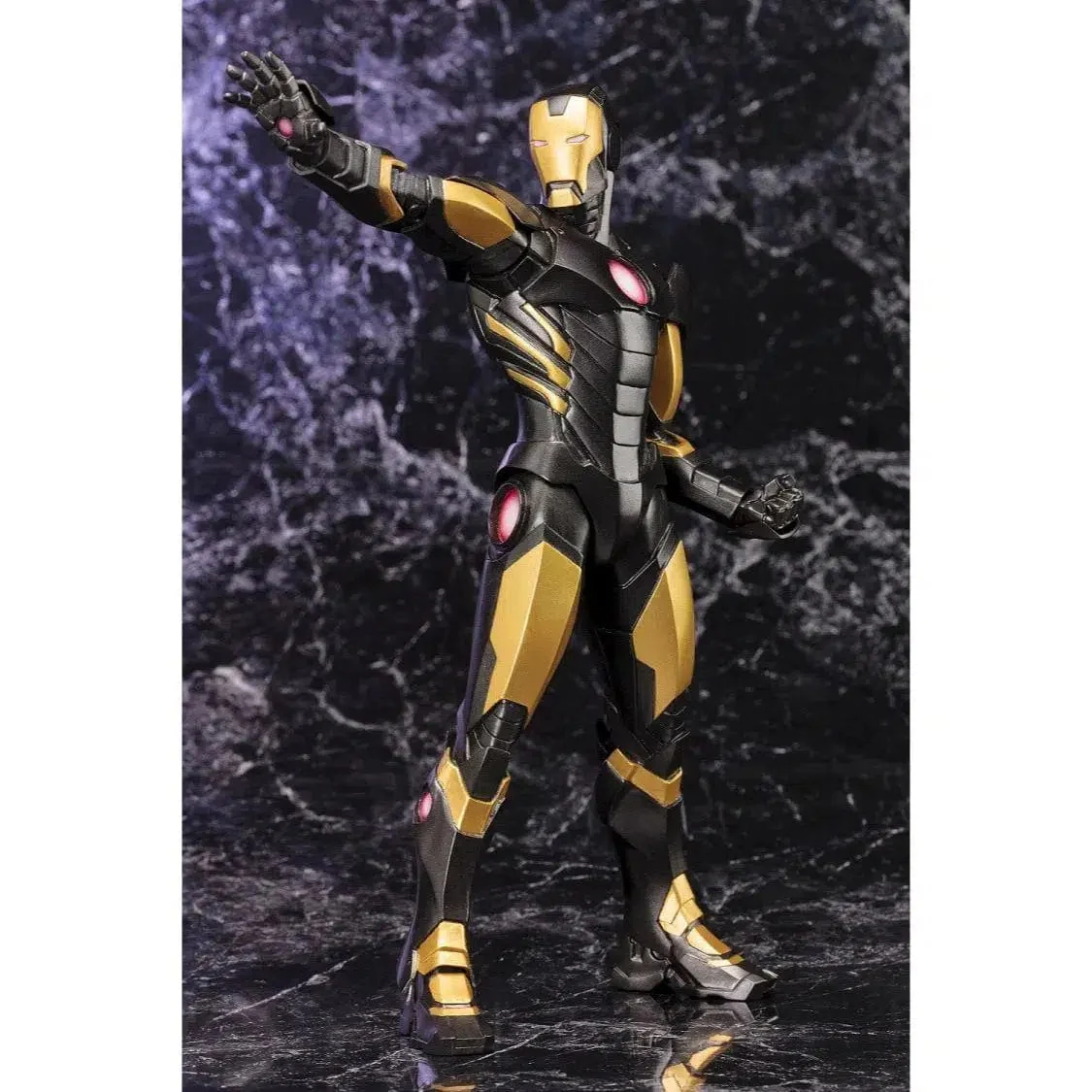 Marvel Now! - Iron Man: Model 42 Figure (Black and Gold Version) - Kotobukiya - ArtFX+ - Image 3