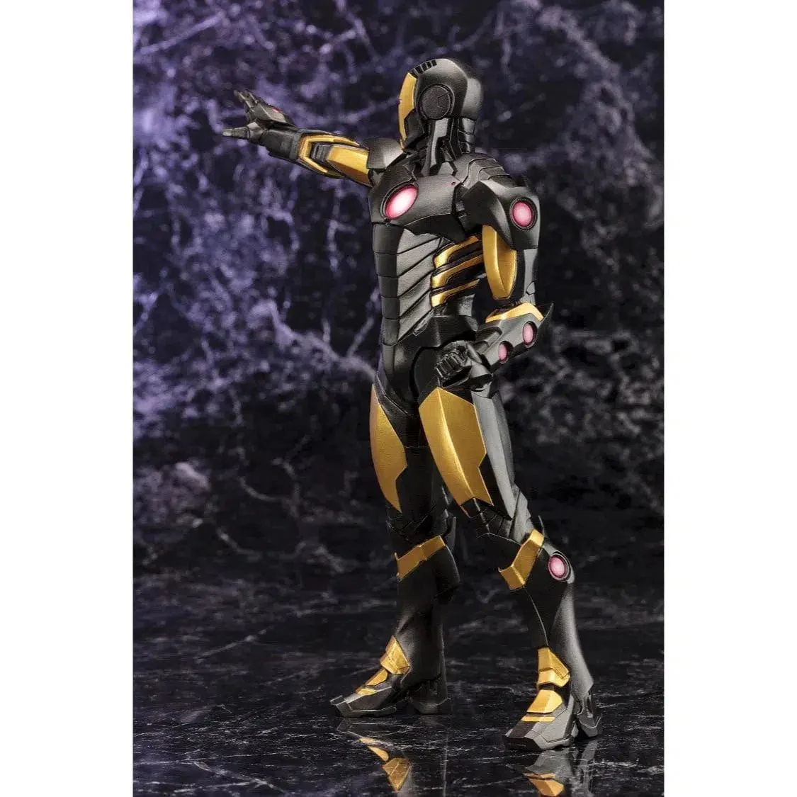 Marvel Now! - Iron Man: Model 42 Figure (Black and Gold Version) - Kotobukiya - ArtFX+ - Image 5