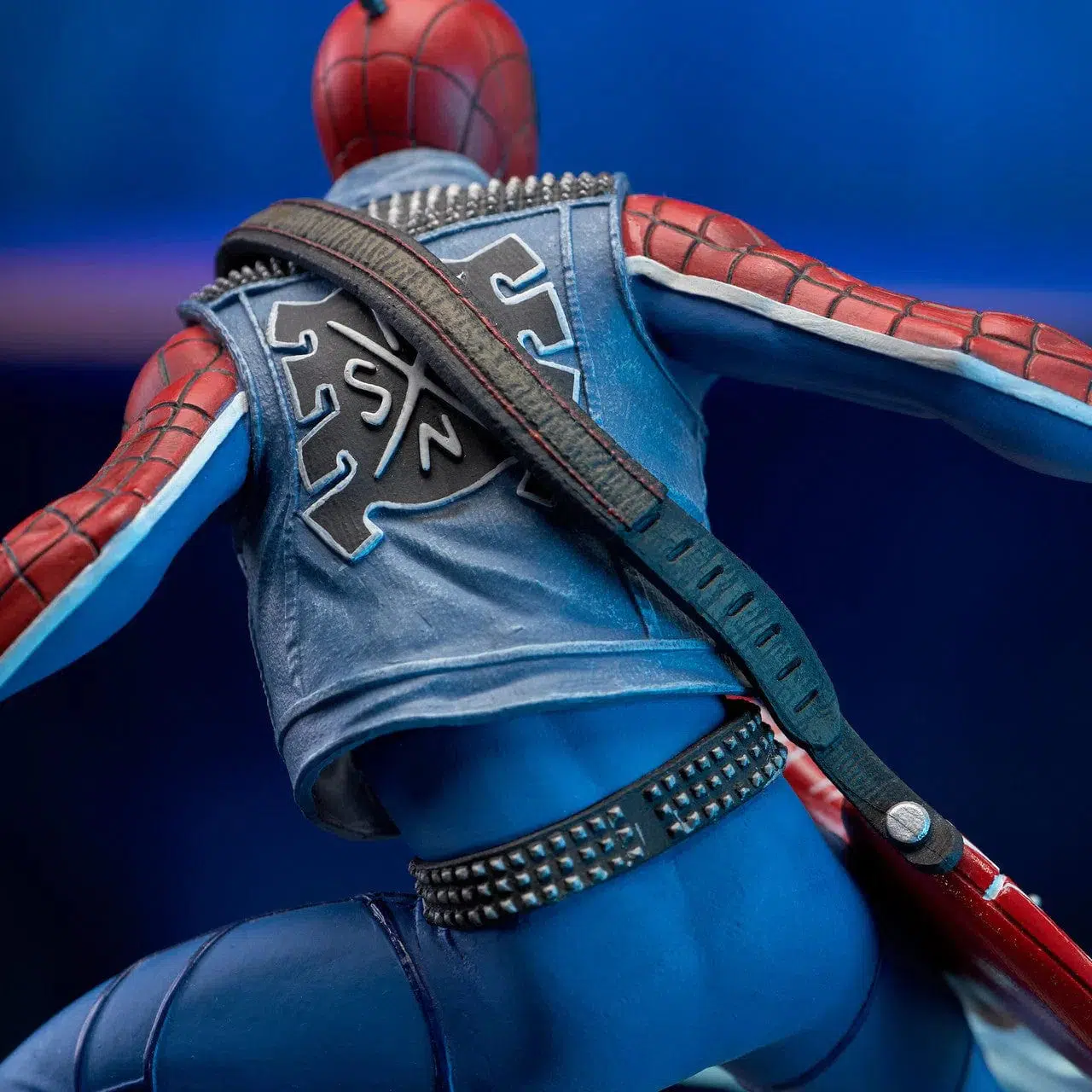 Marvel - Spider-Punk Figure (PlayStation 4 Version) - Diamond Select Toys - Gallery Diorama Series - Image 9