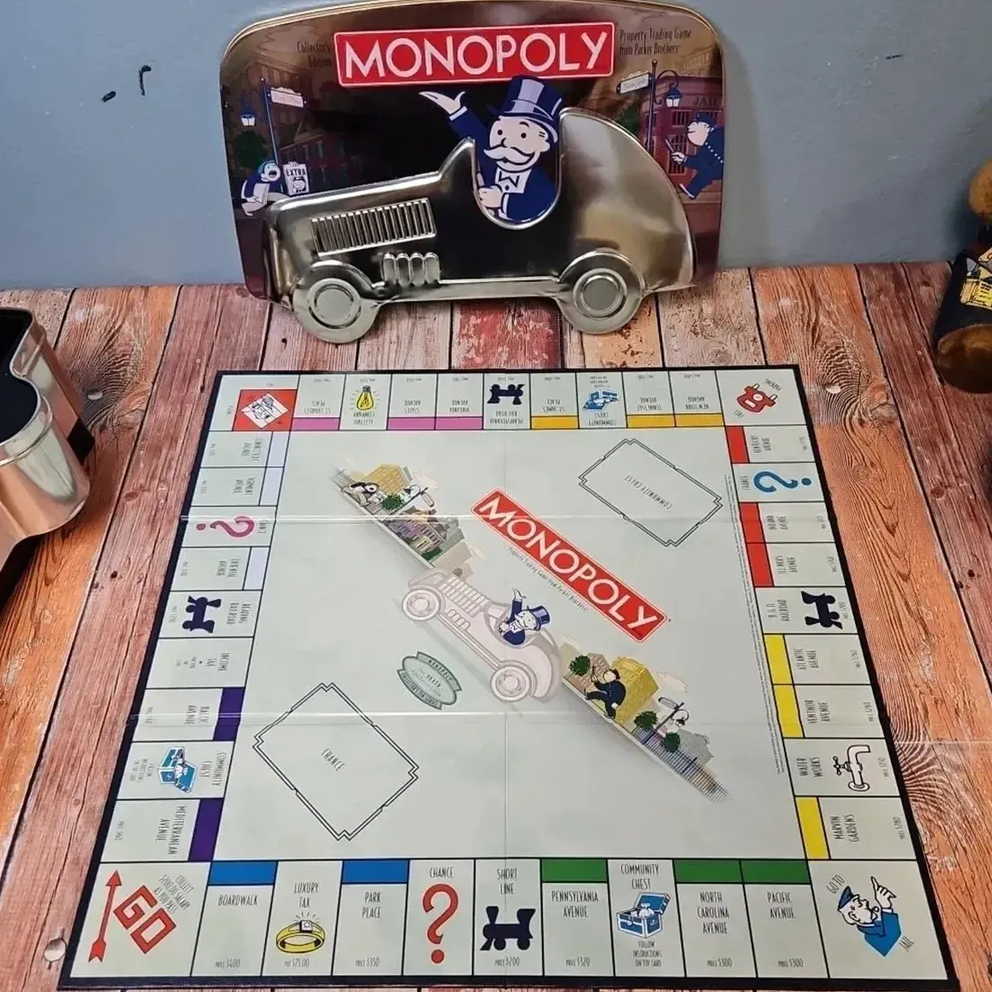 Monopoly Collector's Edition - Economic Civilization Board Game for Family, Adults, and Children (2-6 Players, Ages 8+) - Parker Brothers - Image 5