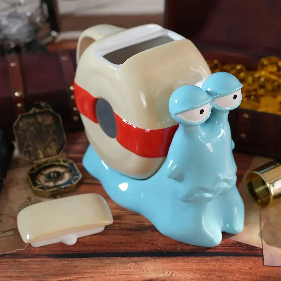 One Piece - Den Den Mushi Transponder Snail Sculpted 3D Teapot (Ceramic, 40.6 oz) - ABYstyle - Image 6