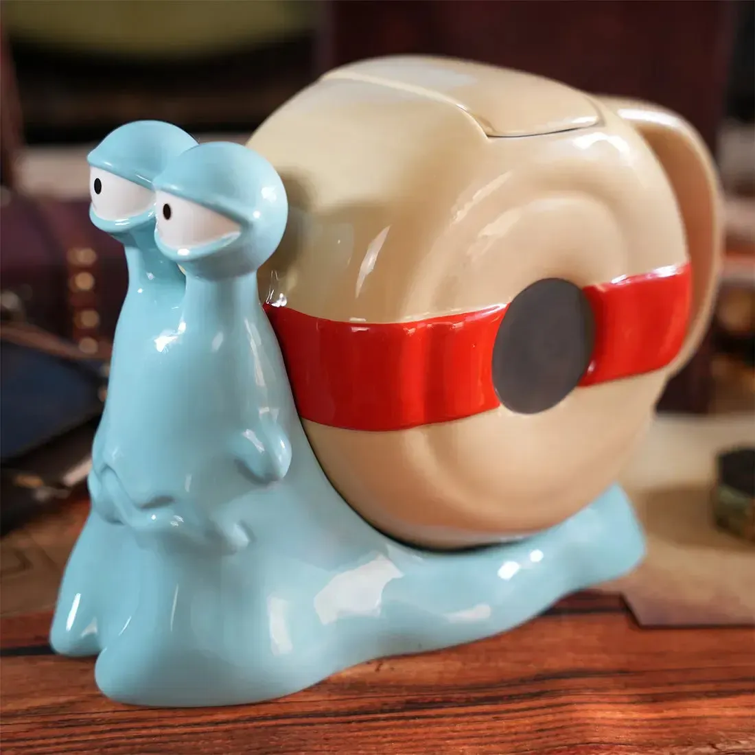 One Piece - Den Den Mushi Transponder Snail Sculpted 3D Teapot (Ceramic, 40.6 oz) - ABYstyle - Image 7