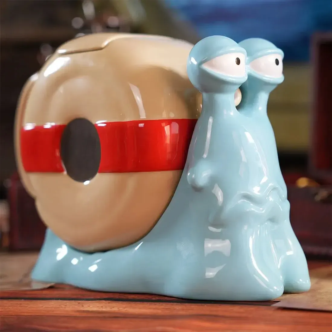 One Piece - Den Den Mushi Transponder Snail Sculpted 3D Teapot (Ceramic, 40.6 oz) - ABYstyle - Image 8