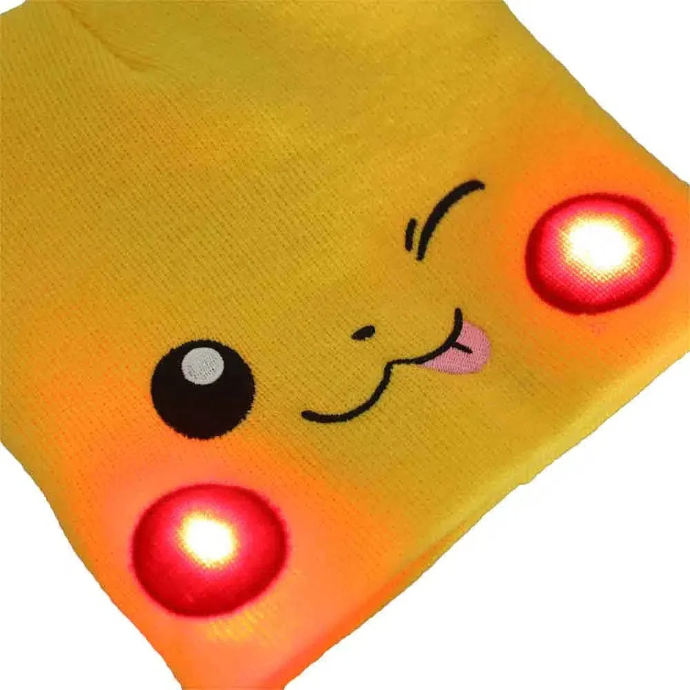 Pokémon - Pikachu Big Face Beanie Hat (Light Up LED) - Bioworld - Image 5