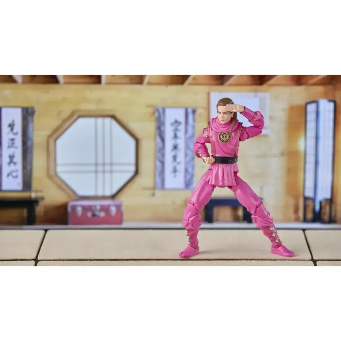Power Rangers x Cobra Kai - Pink Mantis Ranger Outfit Morphed Samantha Larusso (6") - Hasbro - Lightning Collection Series - Image 11