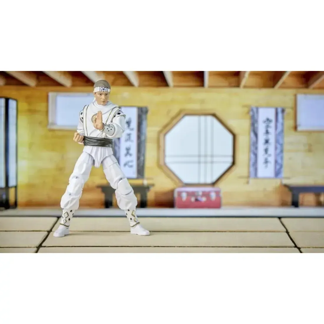 Power Rangers x Cobra Kai - White Crane Ranger Outfit Morphed Daniel Larusso (6") - Hasbro - Lightning Collection Series - Image 15