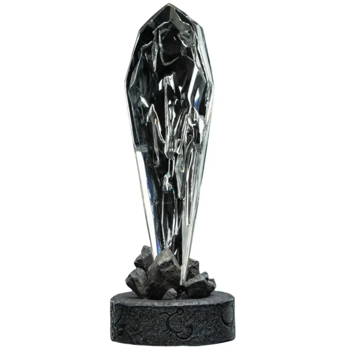 The Dark Crystal: Age of Resistance - The Crystal Shard with Light Up Base Prop Replica Statue Figure (1:1 Scale) - Weta Workshop - Image 3