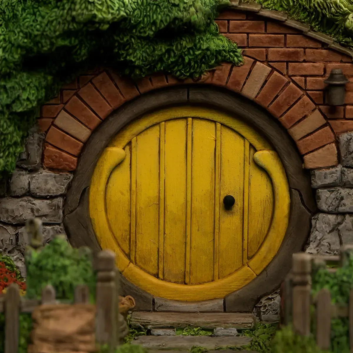 The Hobbit: An Unexpected Journey - 16 Hill Lane Hobbit Hole Statue Figure - Weta Workshop - Image 4