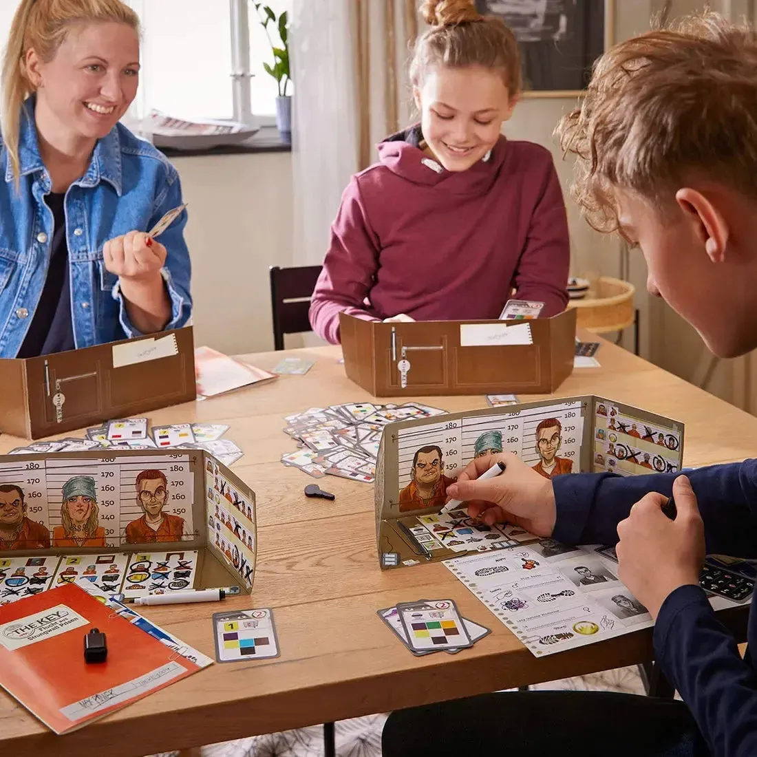 The Key: Escape from Strongwall Prison - Puzzle Crime Board Game for Family and Adults (1-4 Players, Ages 12+) - HABA - Image 9