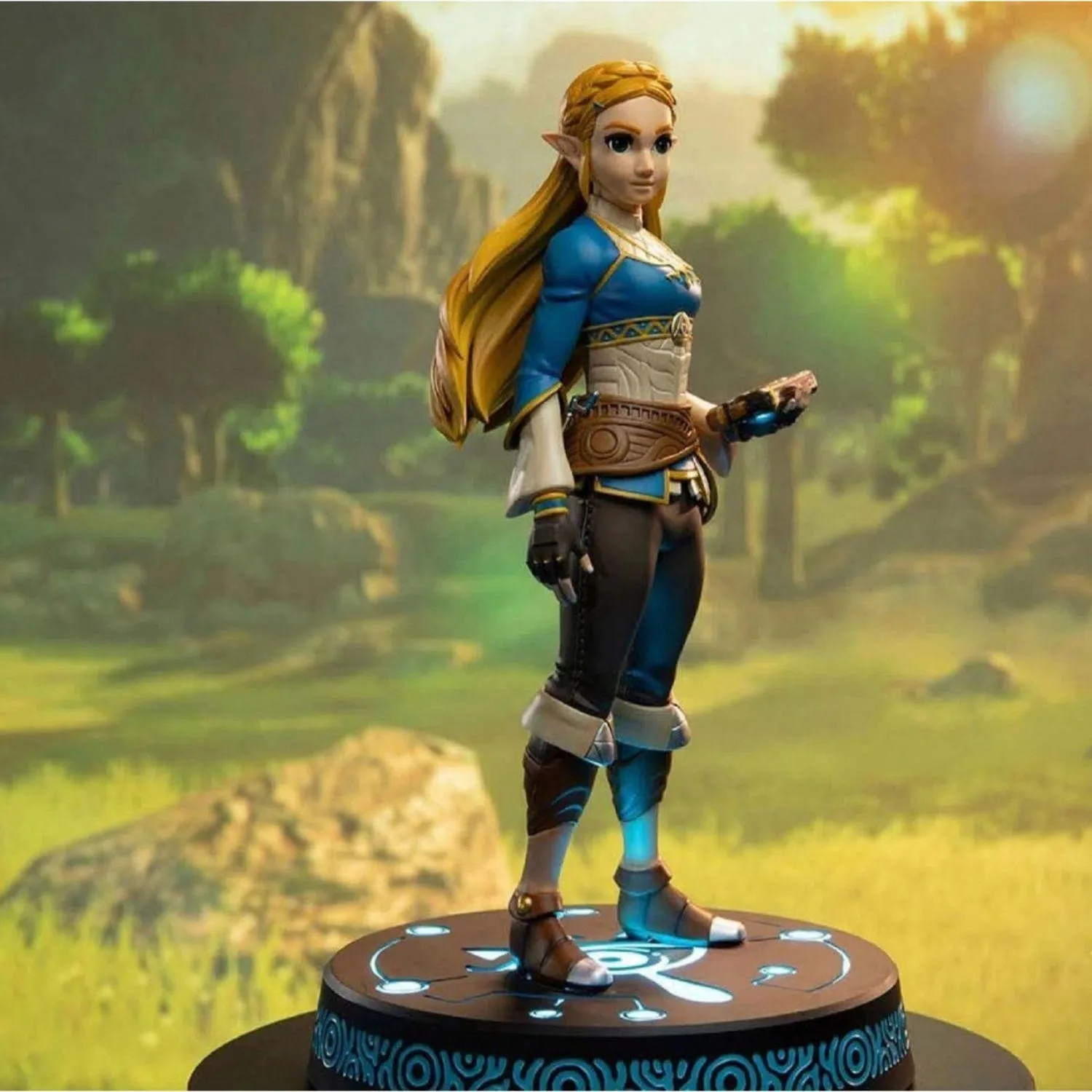The Legend of Zelda: Breath of the Wild - Princess Zelda Figure (10") - First 4 Figures - Image 4