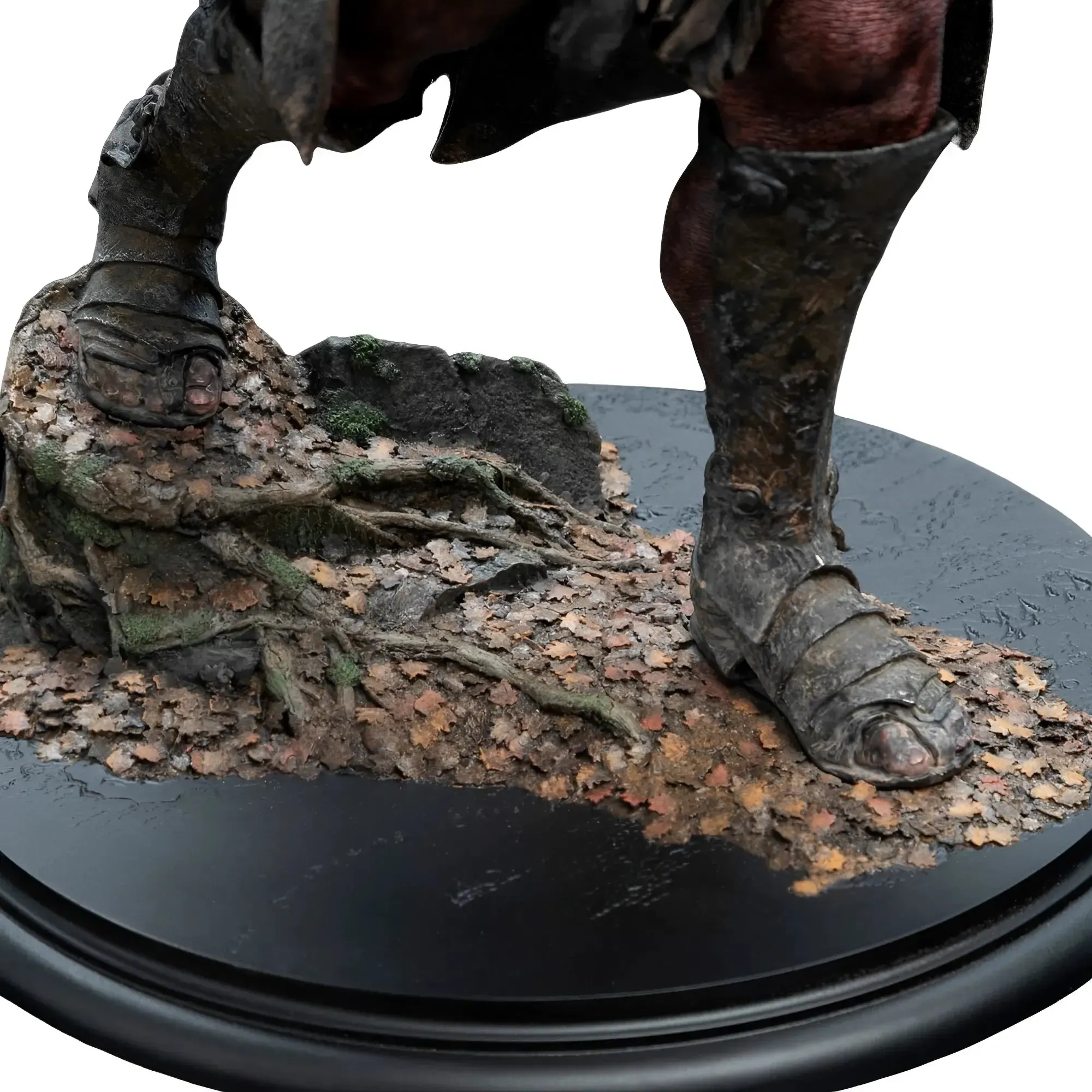 The Lord of the Rings - Lurtz Hunter of Men with Bow Statue Figure (1:6 Scale) - Weta Workshop - Classic Series - Image 8