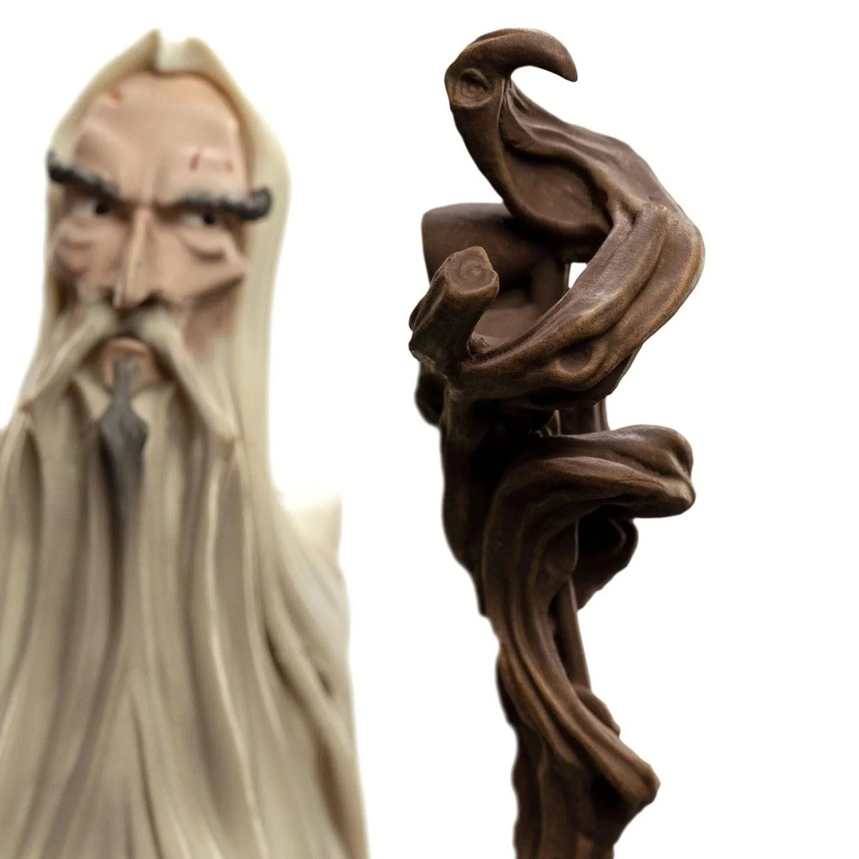 The Lord of the Rings - Saruman the White with Gandalf's Staff Figure (Limted Edition San Diego Comic-Con SDCC 2021 Exclusive) - Weta Workshop - Mini Epics Series - Image 6