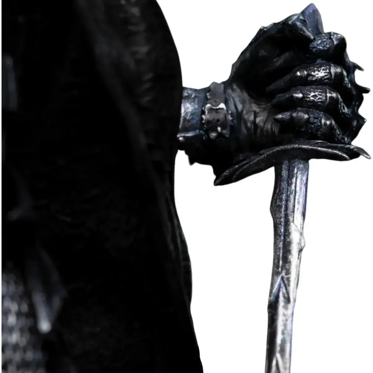 The Lord of the Rings - Sauron in Armor Statue Figure (7.5") - Weta Workshop - Miniature Series - Image 7