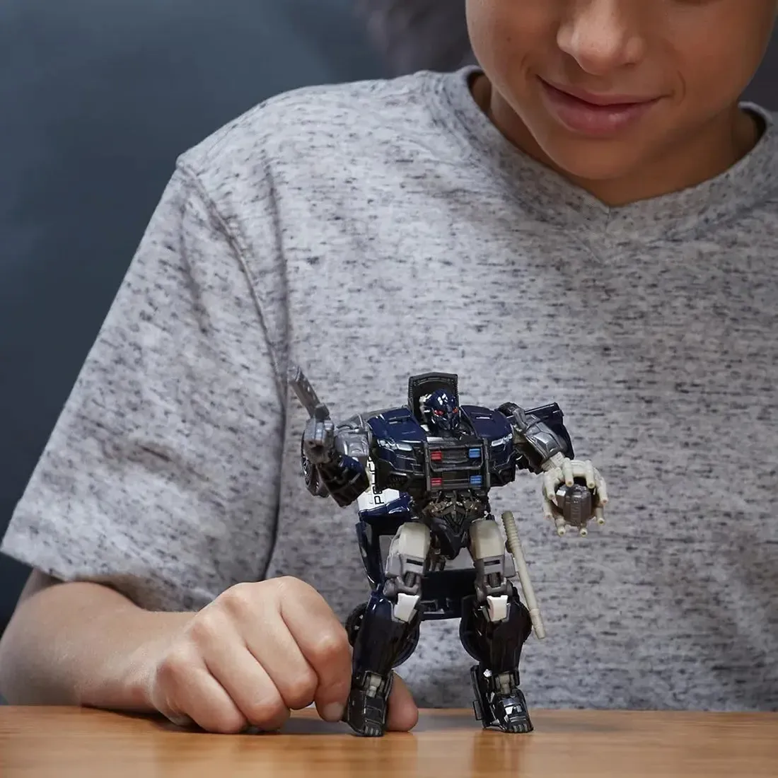 Transformers: The Last Knight - Barricade Action Figure (5", Deluxe Class) - Hasbro - Premier Edition Series - Image 13