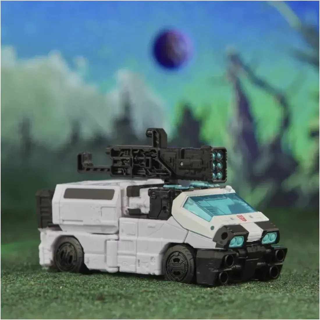 Transformers -  Troop Builder Multipack Action Figure Set (Decepticon Seeker, Quintesson Trooper, G1 Universe Cybertronian Trooper & Animated Universe Autotrooper) - Tomy - Image 20